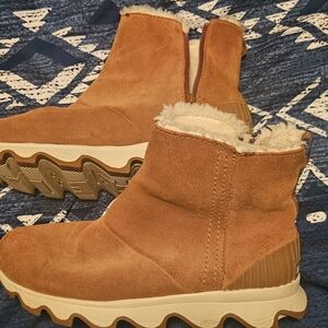 Sorel Beige Faux Fur Lined Boots
